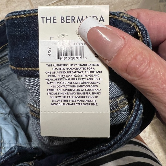 ☘️Lucky Brand Stretch Denim Bermuda Shorts-NWT -☘️SZ 4 - Picture 13 of 15